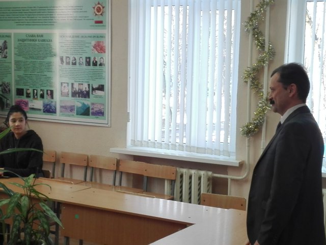 С отъезжающими в Артек ребятами встретился  и.о. начальника Управления образования мэрии города Черкесска