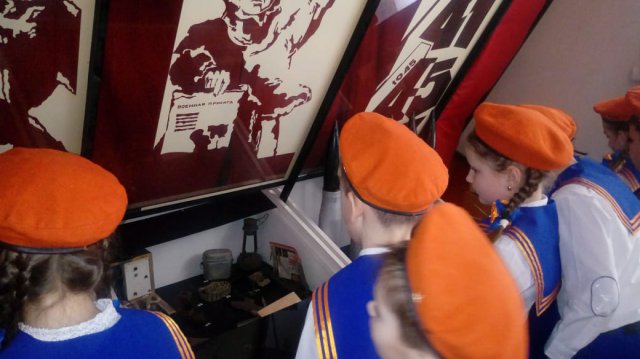 Экскурсия в Музее "ЦВПВМ" для учащихся г. Черкесска в рамках Месячника оборонно- массовой и спортивной работы