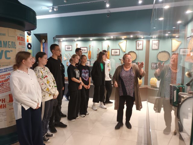 Воспитанники МБУ "ЦВПВМ "АВАНГАРД" г.Черкесска" посетили Краеведческий музей