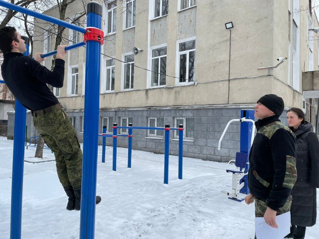 На базе ЦВПВМ "АВАНГАРД" была проведена военно-спортивная игра "Молодой защитник Отечества"