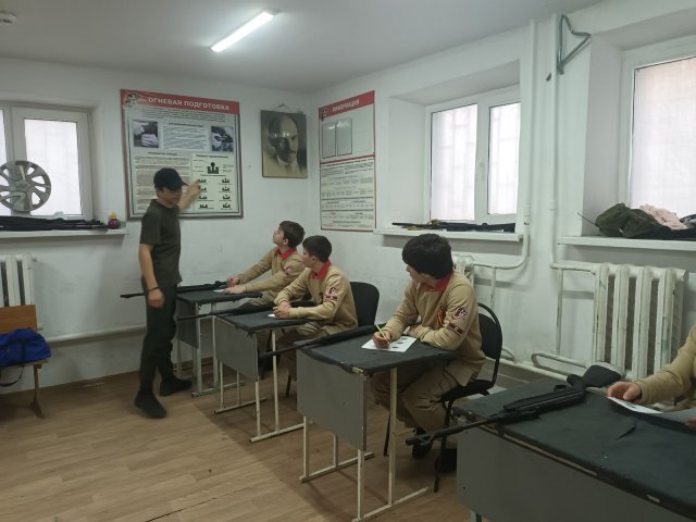 На базе ЦВПВМ "АВАНГАРД" была проведена военно-спортивная игра "Молодой защитник Отечества"